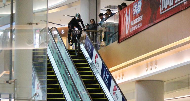 速降电梯游戏攻略（玩转速降电梯）