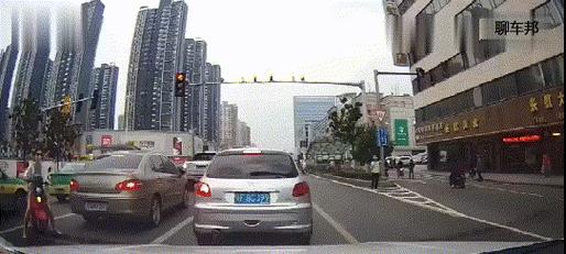 见缝插车新手必备技巧（游戏玩法教学及操作技巧分享）